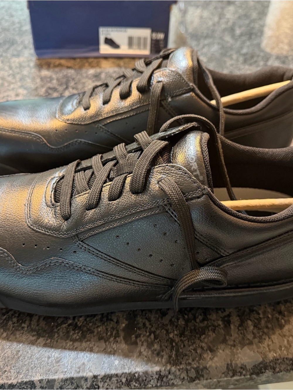 Rockport - Men's Black Leather Lace-Up Sneakers. 13XW